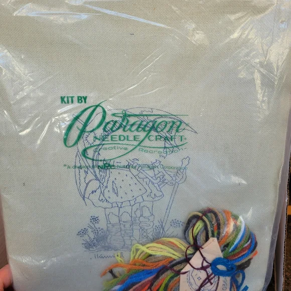 Vintage Hummel Crewel Stitchery Kit 0364 Umbrella Kids Paragon Needlecraft NEW - Picture 3 of 6